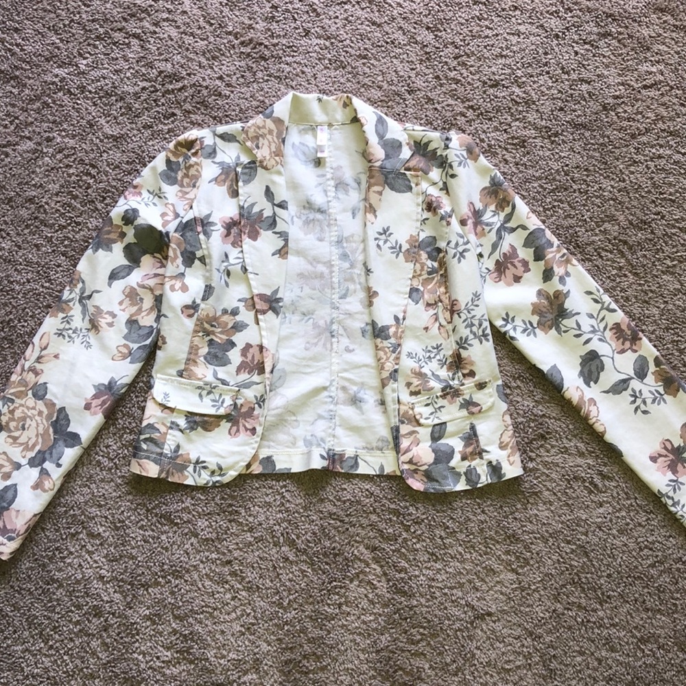 Lightweight blazer